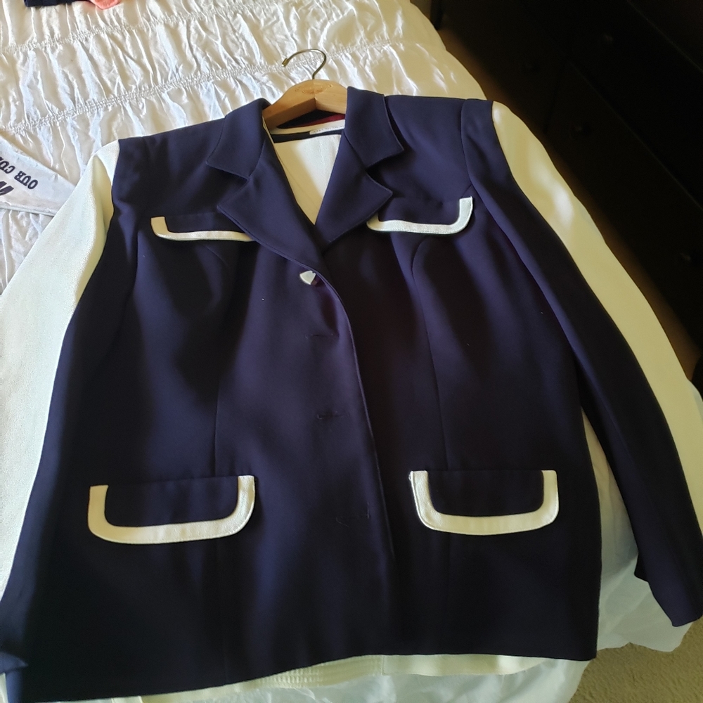SAKS FIFTH AVENUE Womans suit original